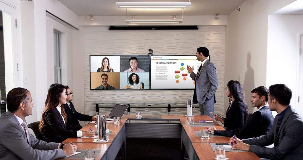 ejecutivos en reunion de videoconferencia